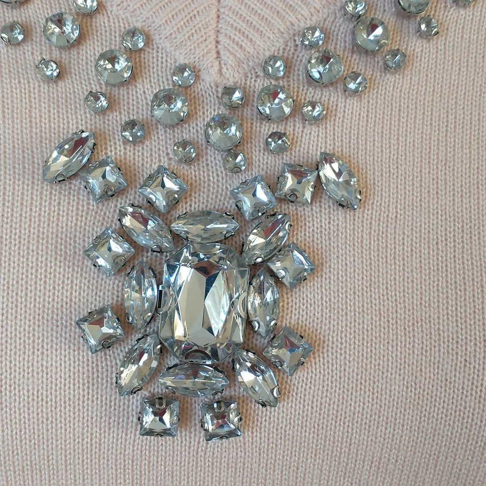 Hot in Hollywood cashmere blend V-Neck sweater pink blush rhinestones size M - Picture 6 of 8